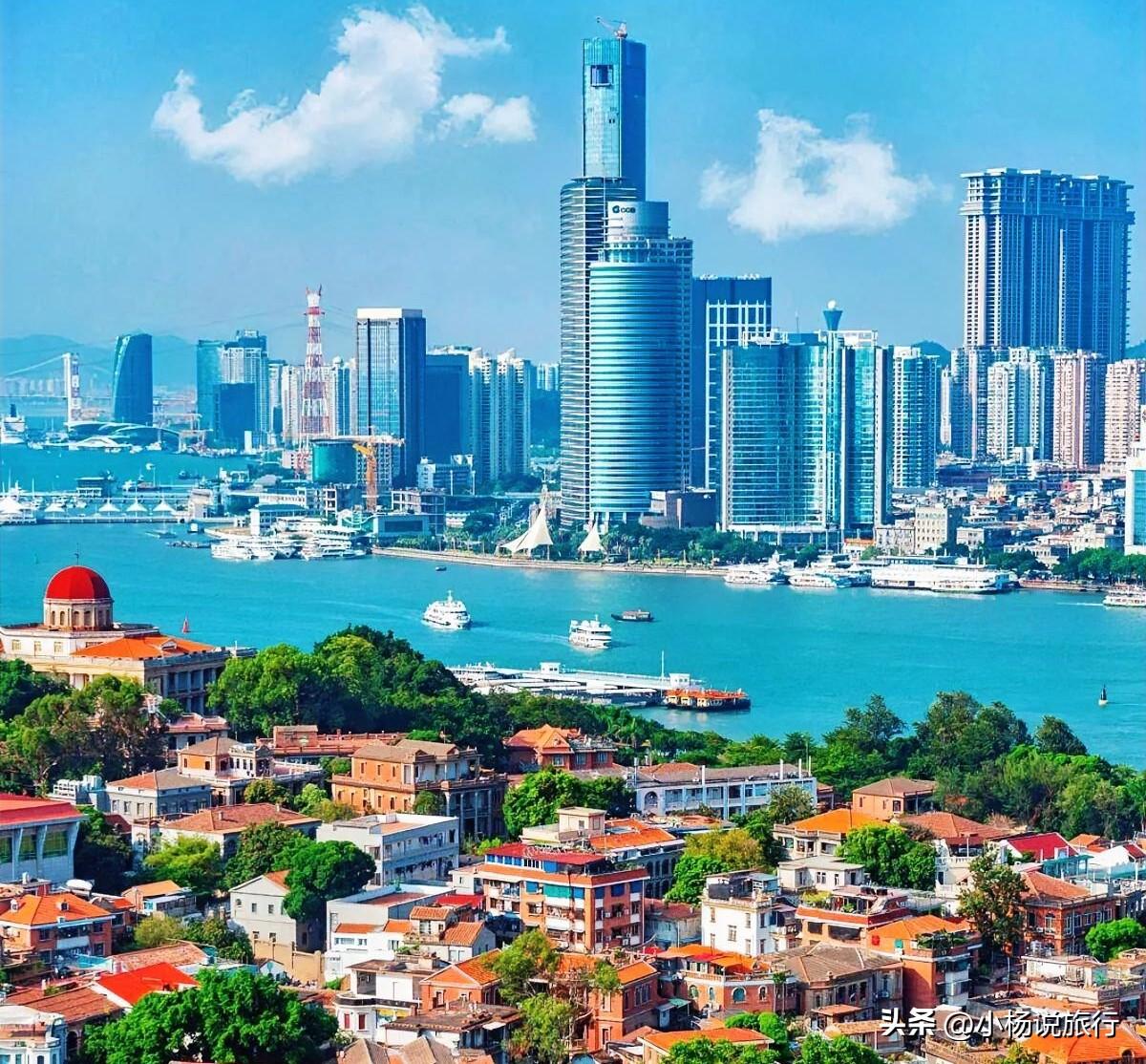 中国最适合两个人去散心的12个城市，你去过几个？

1. 厦门：鼓浪屿小巷牵手、