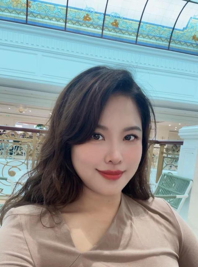 工作日食堂排队这事儿，本质就是规划没做好。午休本来就没多久，全耗在排队上了，这谁