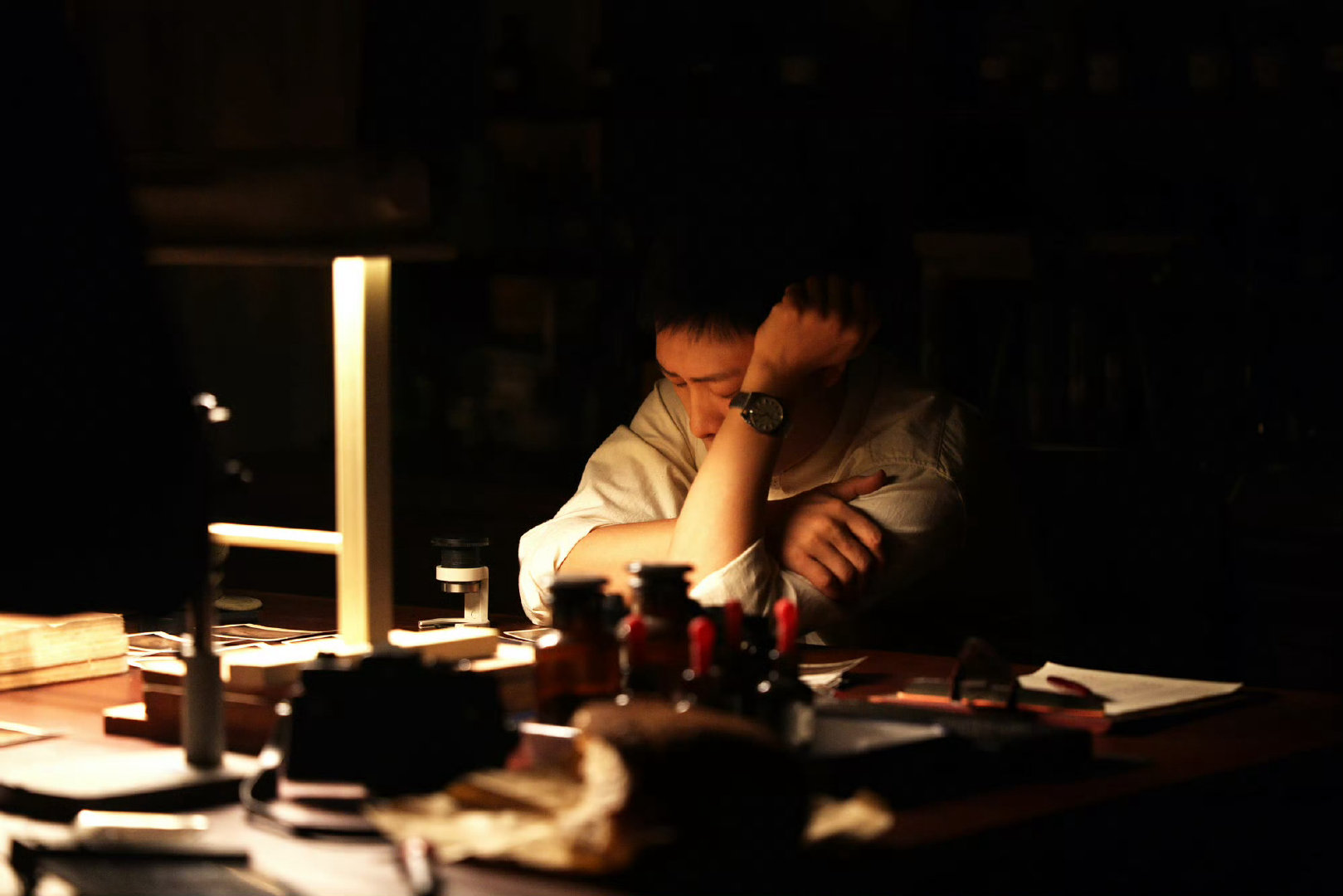 电影神探之痕迹定档终于等到张译挑大梁主演《神探之痕迹》！不再只是客串，实力影帝重
