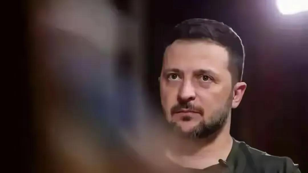 瑟尔斯基向泽连斯基告急。

泽连斯基，兄弟们，一定要顶住，坚持就是胜利。

12