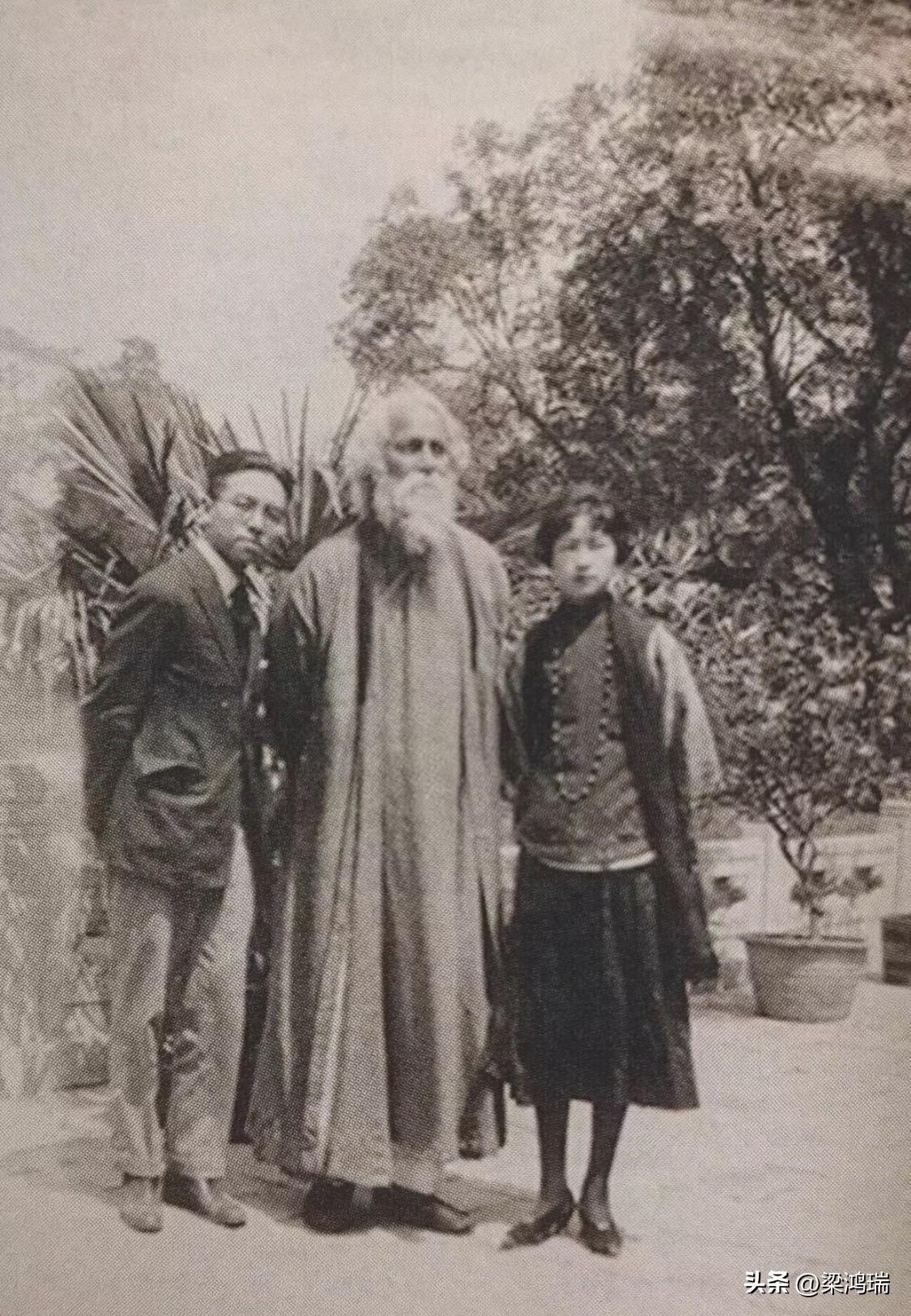 这张照片拍摄于1924年4月，地点在北京，图中三位人物从左至右分别是梁思成、泰戈
