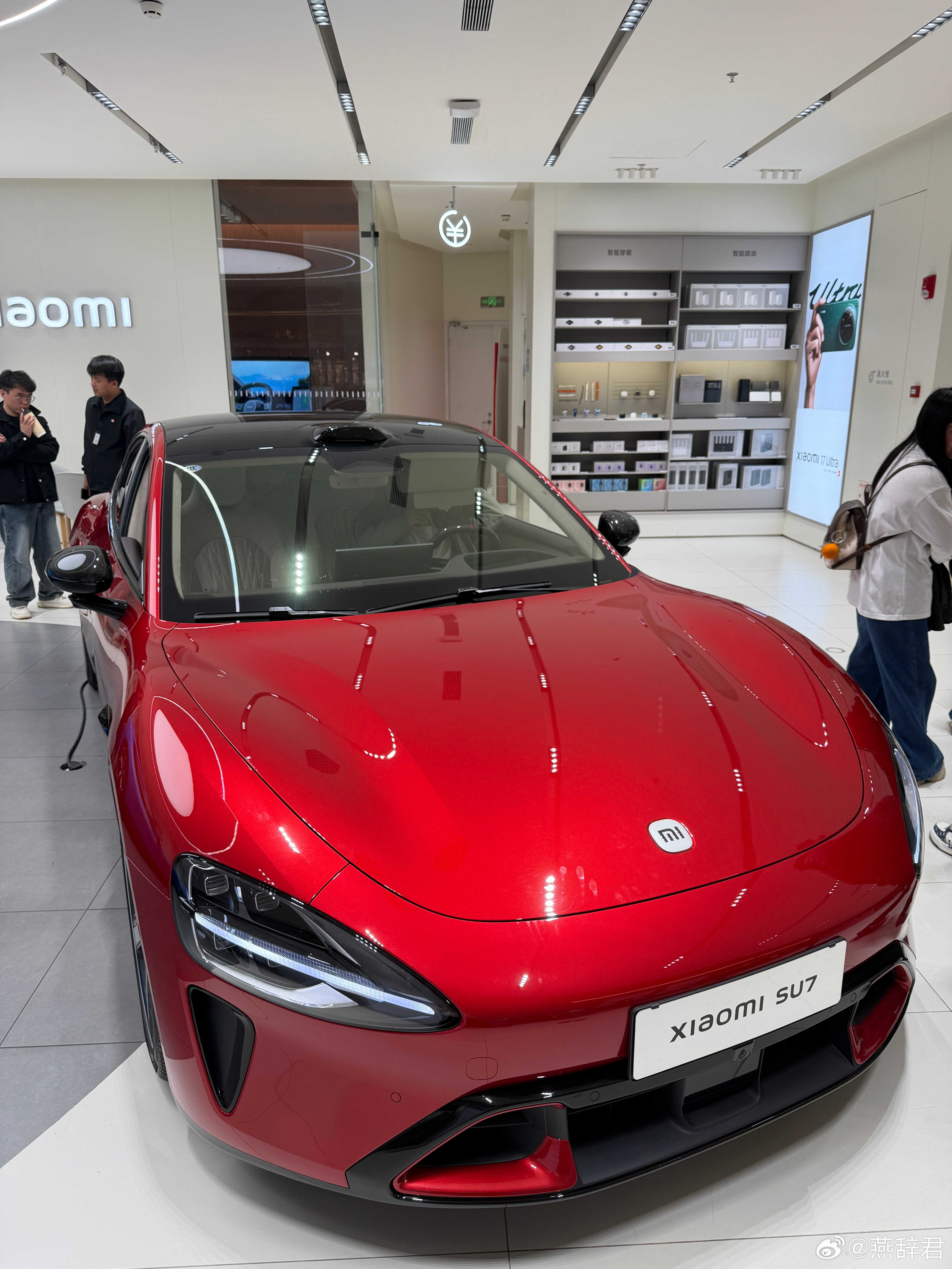 新Su7的红色车漆好帅啊 