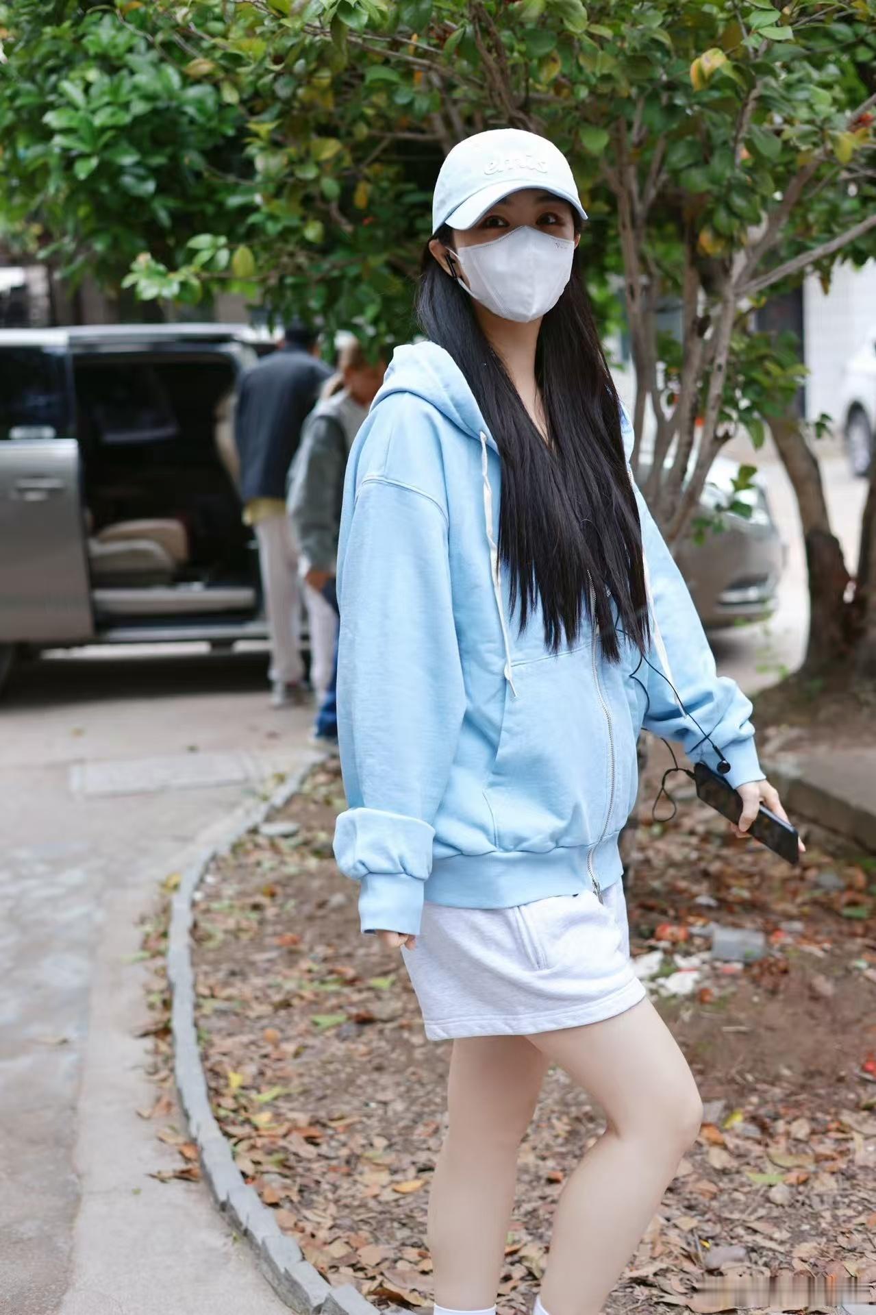 看到司宫令的最新出妆，李菲儿状态在线颜值抗打，这个妆发真的非常适合她。 