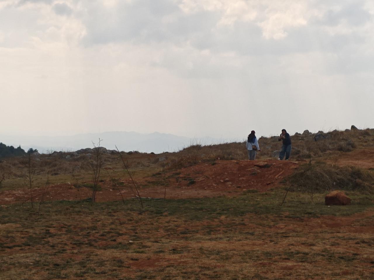 看地方远近，一个人不会，人多会考虑
毕竟一个人开车太累了