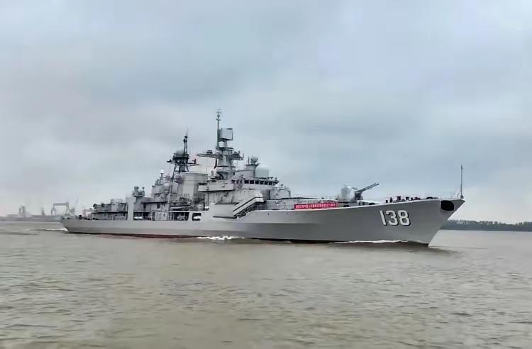 近日，咱们购买的俄制956EM型现代级驱逐舰——泰州舰公开亮相，这也是其中期大改