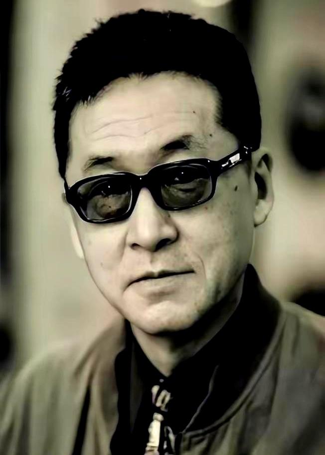 李敖这招“死后控盘”，真是比他生前的文章还要辛辣十分。
人都烧成灰了，还要用一千