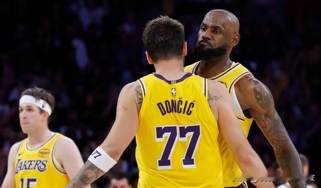 明早9:30关键卡位战！湖人vs火箭伤病报告出炉，想复仇必须掐死这一点
明天上午