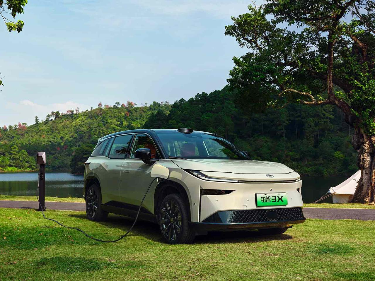 广汽丰田新能源转型很快，铂智 3X 上市一年交，卖出去了8万辆，连续 5 个月合