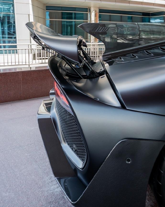 梅赛德斯-AMG One，是梅赛德斯有史以来制造的最极端、最稀有的超跑之一。它基