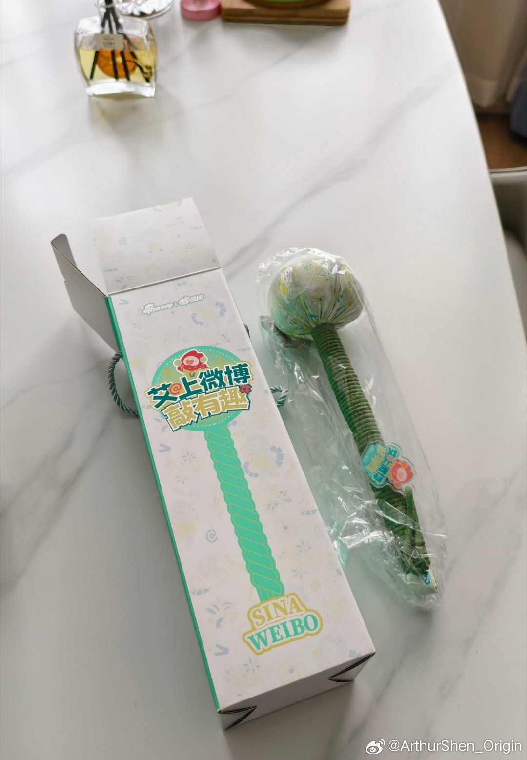 「点赞抽奖」周末了，给大家抽个新浪微博的“锤子”，没事给自己来几下。关注+点赞即