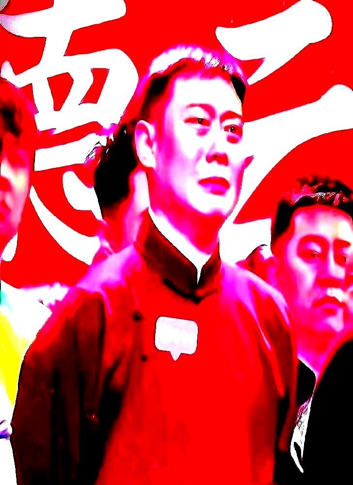 德云社烧饼当副总当场蹦跶，栾云平封箱却哭到发抖。
 
烧饼攥着聘书连鞠三个躬，嘴