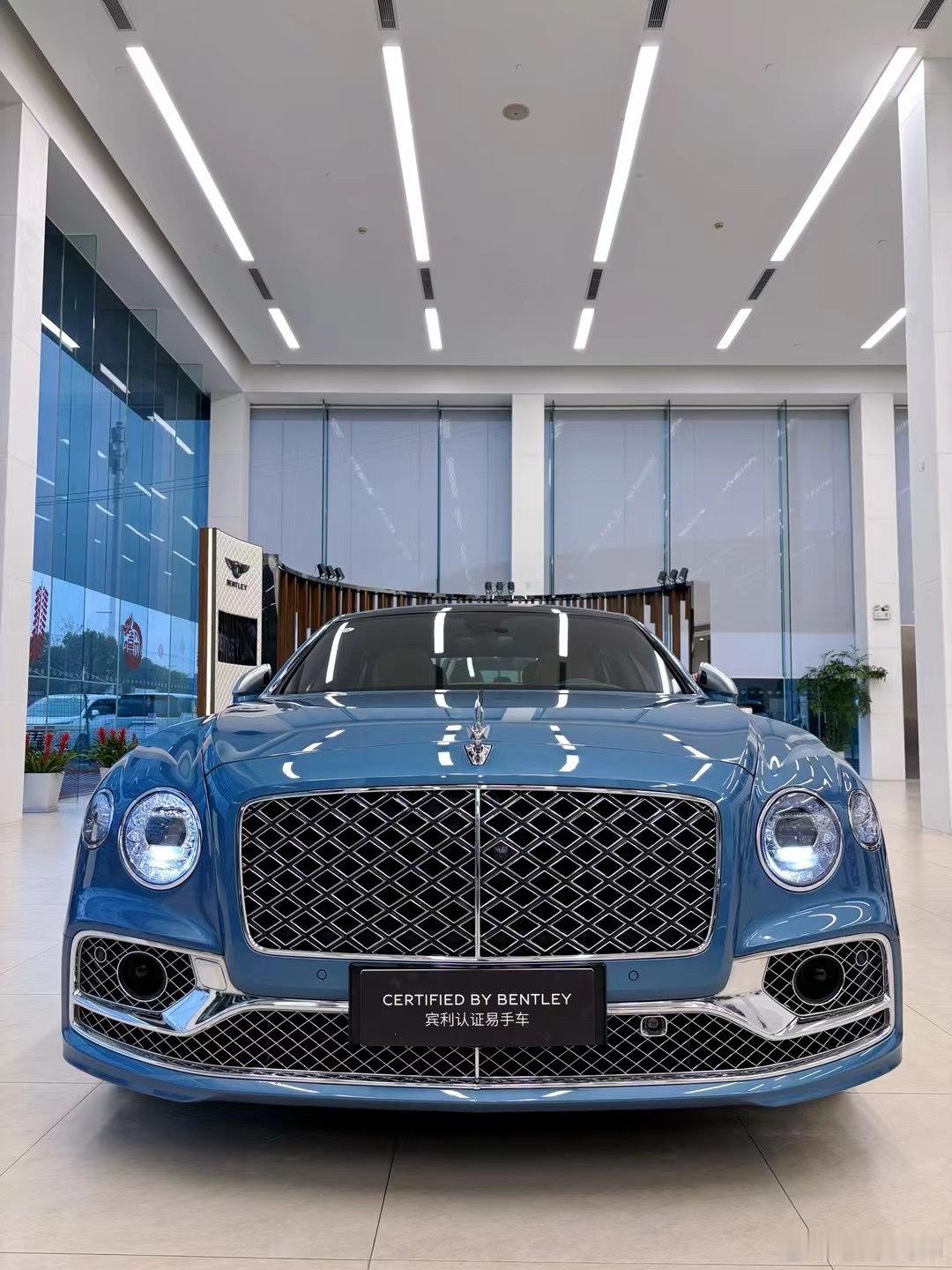 【车辆型号】飞驰 W12 Mulliner【上牌时间】22年6月【行驶里程】94