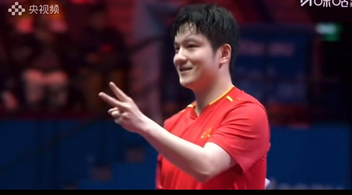 央视新闻：樊振东4:1林诗栋成功卫冕全运会男单金牌 手势二真帅呀
辞家千里又千里