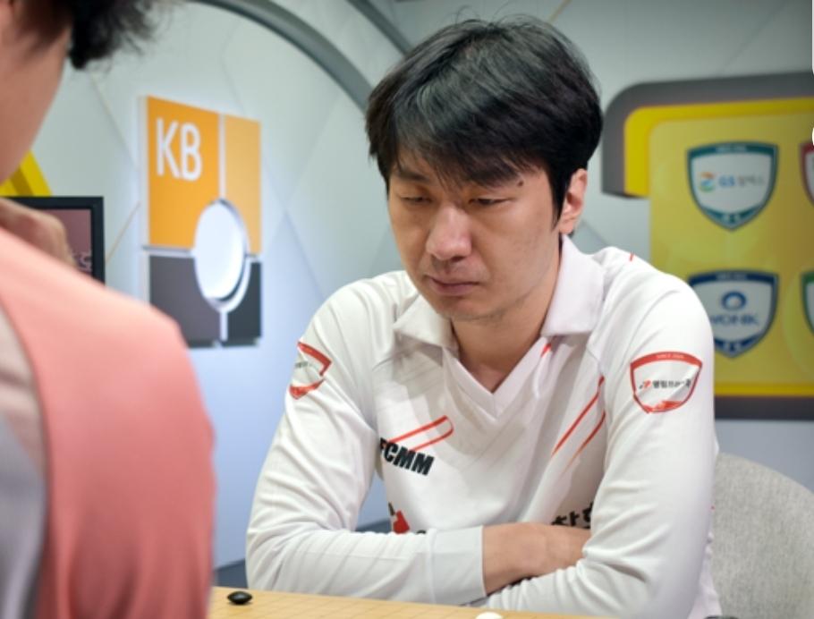 韩国联赛~
党毅飞助力营林先拔头筹
金禹丞战胜老姜赢了白赢


2025一202