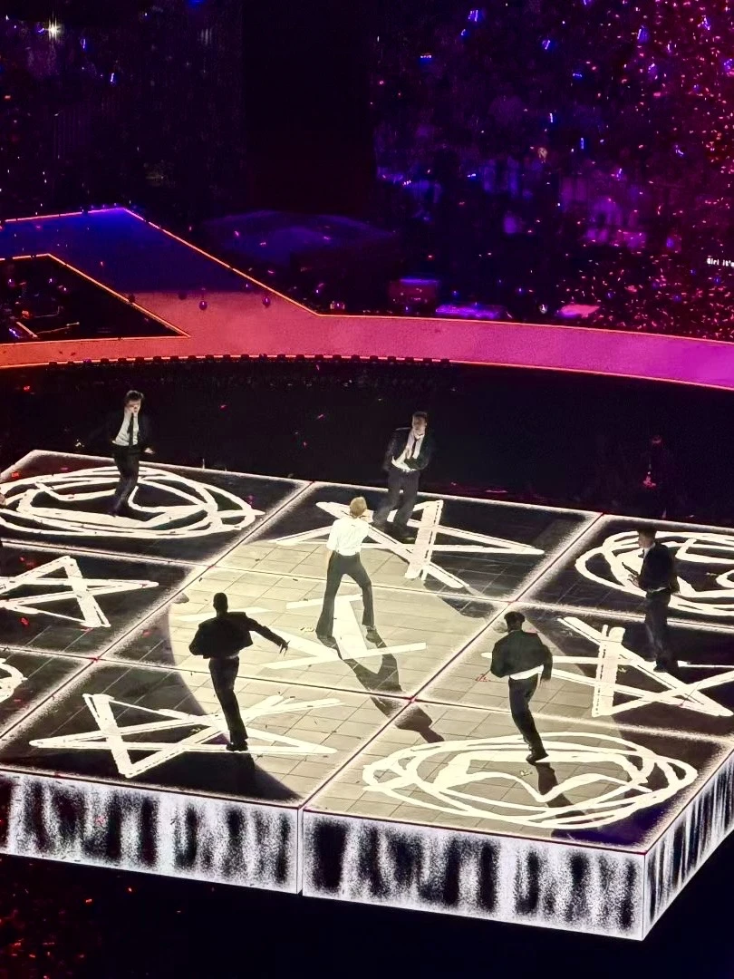 去看张杰，化应援妆坐应援车被美团包圆了✌️