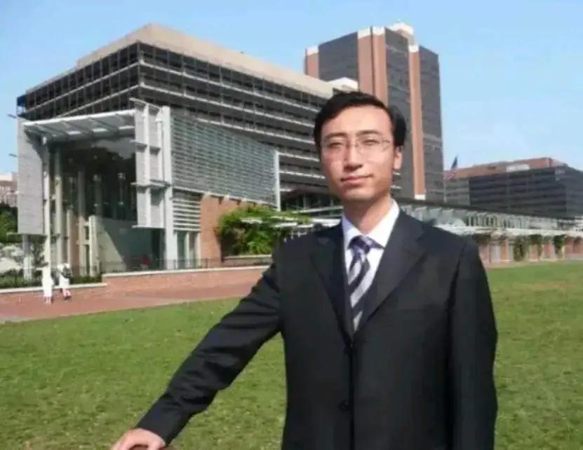 2009年，一位清华研究生找工作接连碰壁，后来他一气之下,跑去应聘月薪4000元