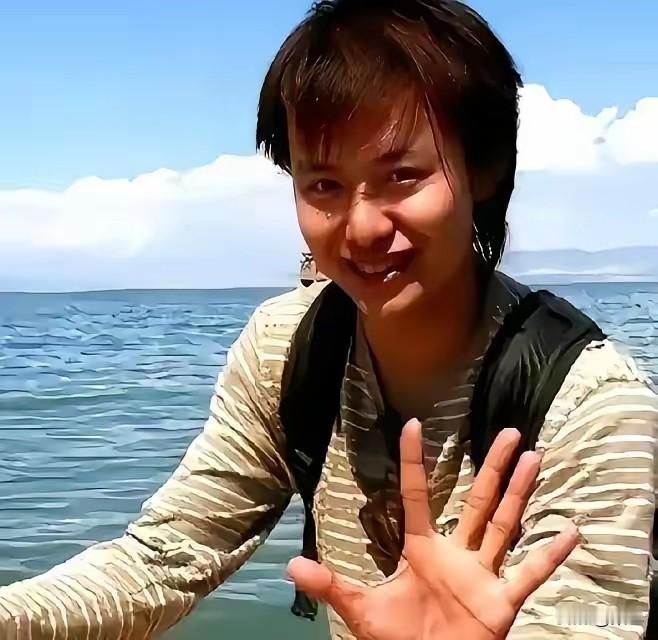 王垠，1979年出生于四川，清华计算机系硕博连读在读博士生。因不满学术，加上与导