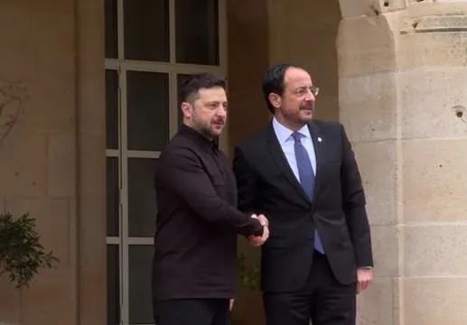 【异想天开】
乌克兰总统泽连斯基在塞浦路斯接任欧盟轮值主席国的开幕式上发表讲话，