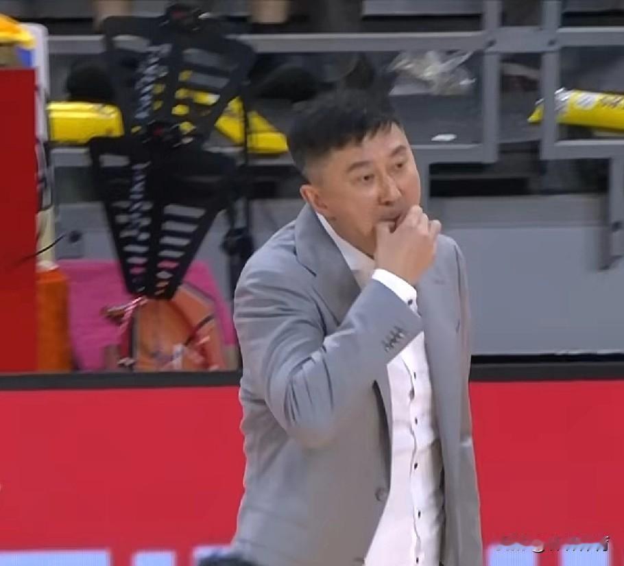 今晚锁定CCTV-5观看CBA焦点大战！
北京主场对阵广东，不是决赛胜似决赛的一