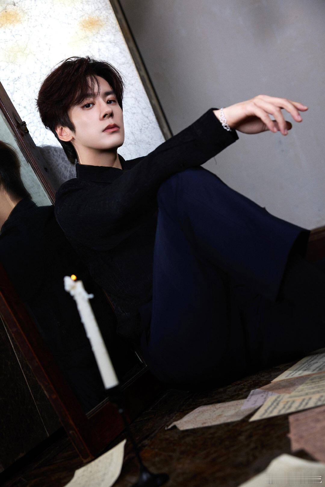 魏哲鸣迟到十年你就别来了微小说大赛开启网友脑洞真的绝，迟到十年娃都打酱油了，可看