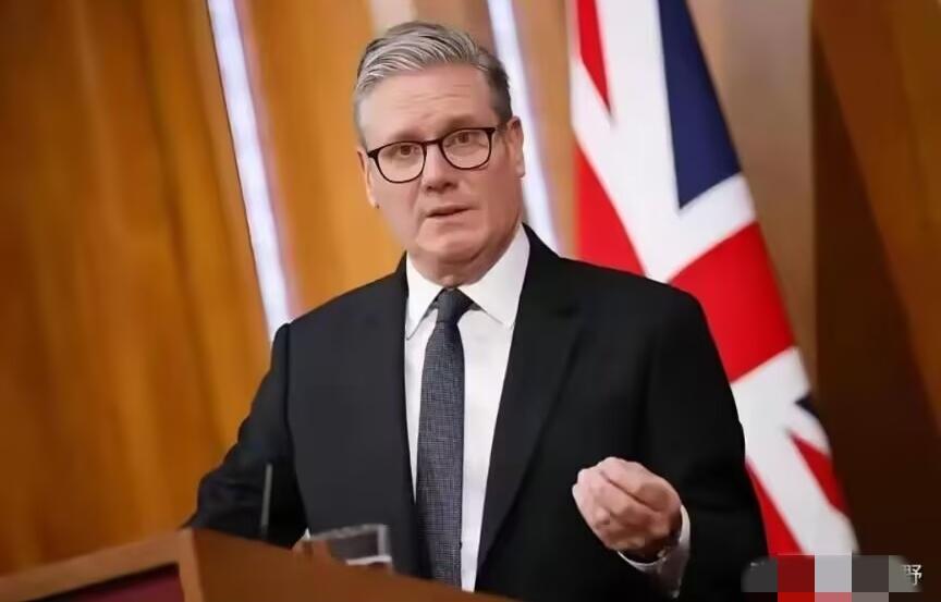 英国这次是真懵了！本想制裁俄罗斯，顺手再吓唬一下中国，结果直接被北京一句话怼回去