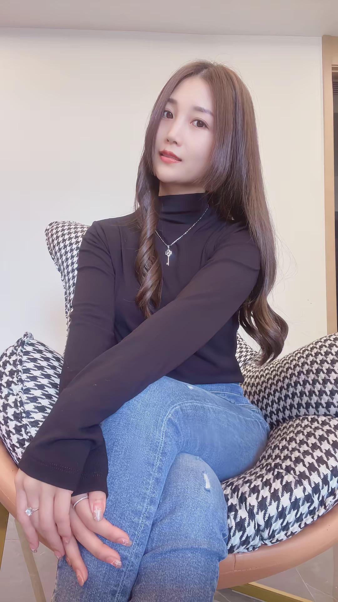 我们终其一生都在找一个能说话的人，能听你说话，能听懂你说话，能听你说废...