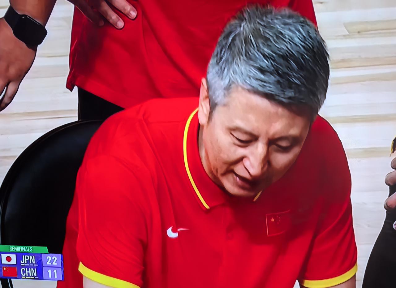 关于国家队窗口期停赛的不同意见！
2026年11月的国家队窗口期，CBA直接休赛