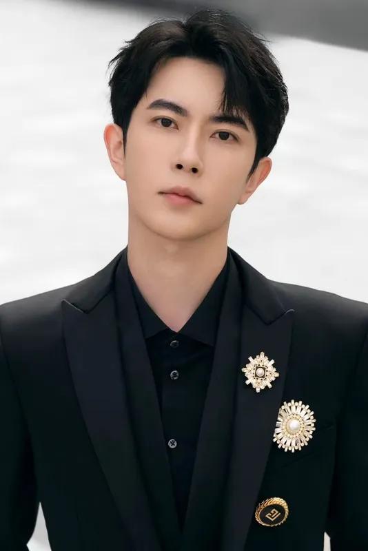 演员到底给普通老百姓带来了什么，绝无针对，只是近期于朦胧的不幸离世，全网都在讲，