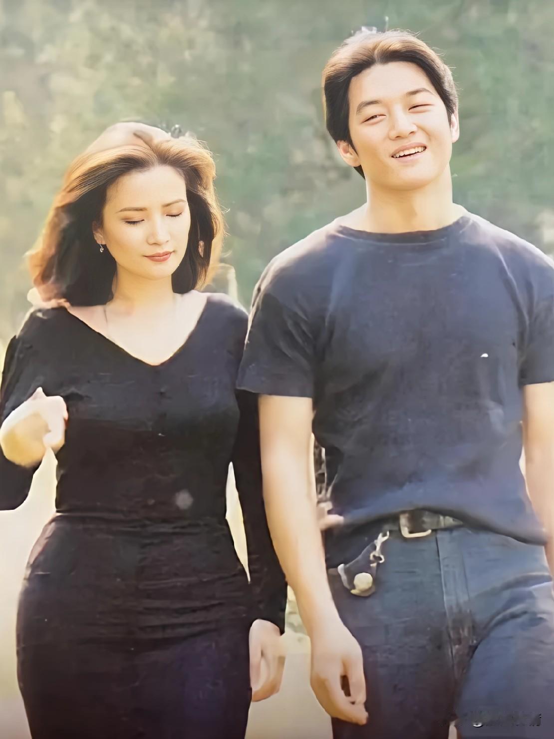 不知大家有没有发现，“第一古典美人”何晴的美，其实是有点玄学在里面的？

翻了大