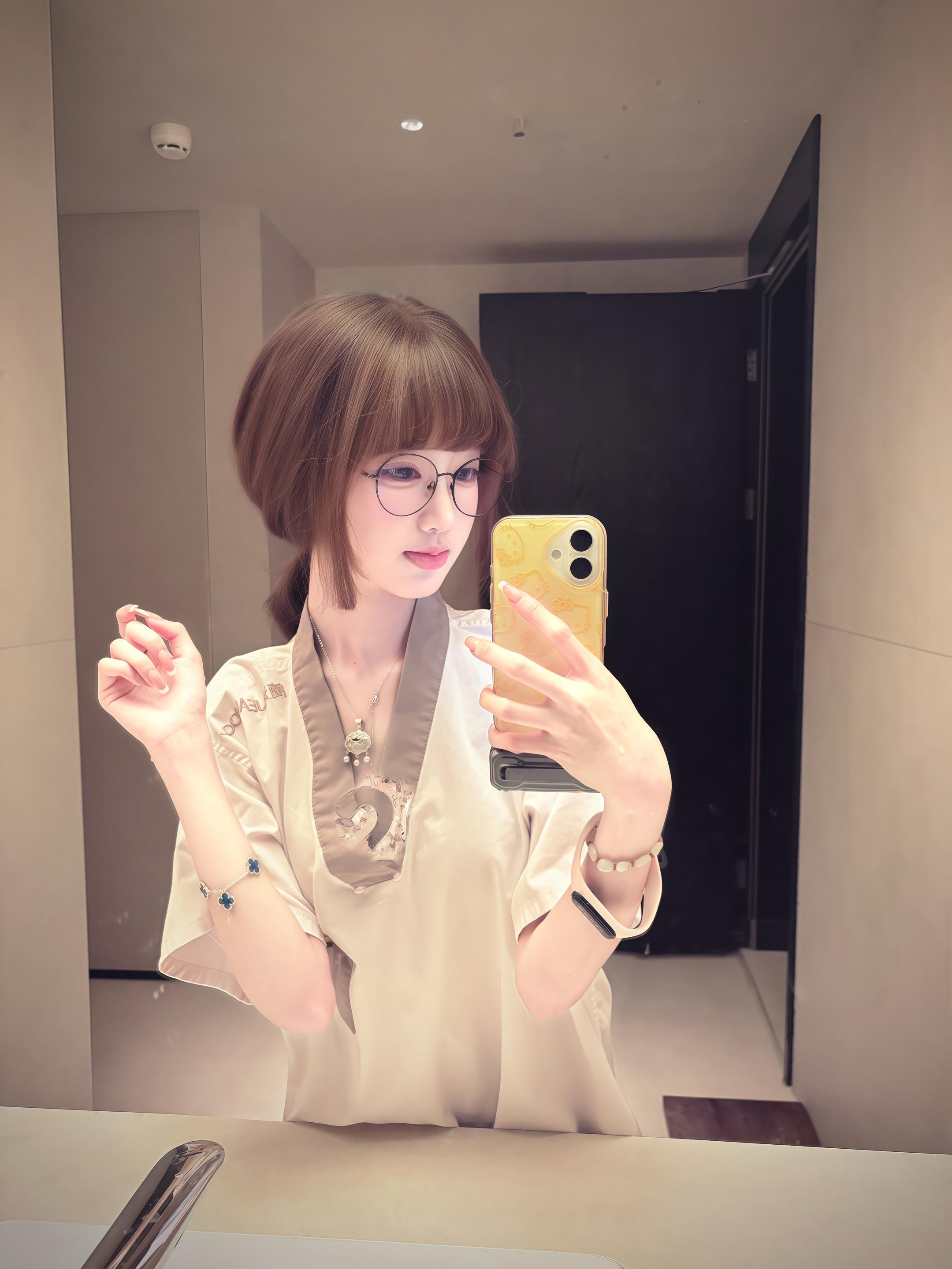 到底什么时候 可以和你约会牵牵手