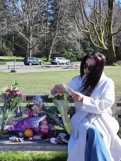 王祖贤追忆张国荣，网友：真是人鬼情未了

时间过得真快，又是张国荣的祭日。王祖贤