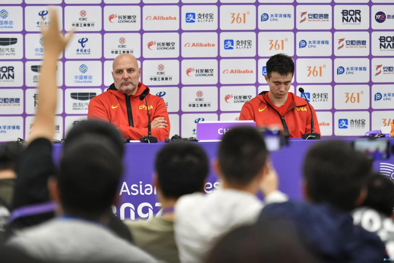 赛后新闻发布会上，中国男篮主帅乔尔杰维奇在接受采访时被问到，这是否是他在中国男篮