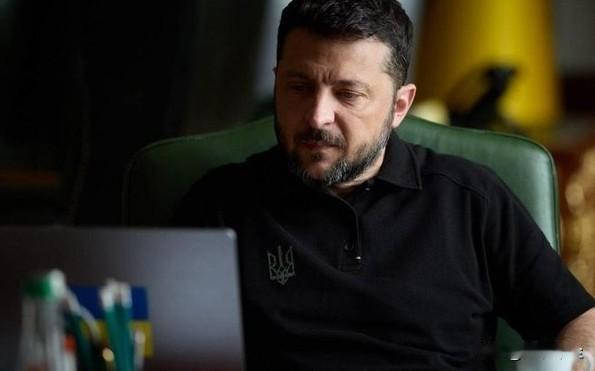 战争的源起，是因为乌要入北约，
战争打了几年，乌放弃加入北约！

这是泽连斯基无