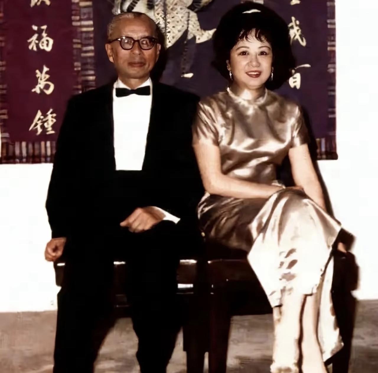 很多人不知道，宋子文晚年定居美国，远离政坛纷争，余生安心和妻子张乐怡安稳度日。早