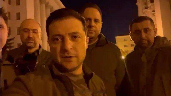 泽子可能是地板，也可能是天花板关键得看和谁比… 