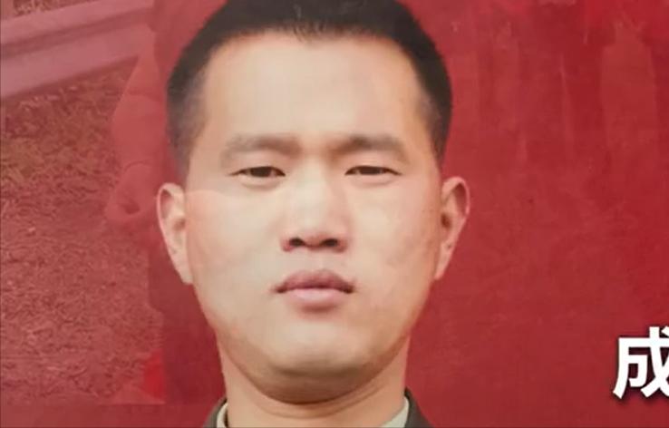 烈士胡永飞之子走进国防科大，十七年后接过父亲的报国接力棒。

17年前，胡永飞在
