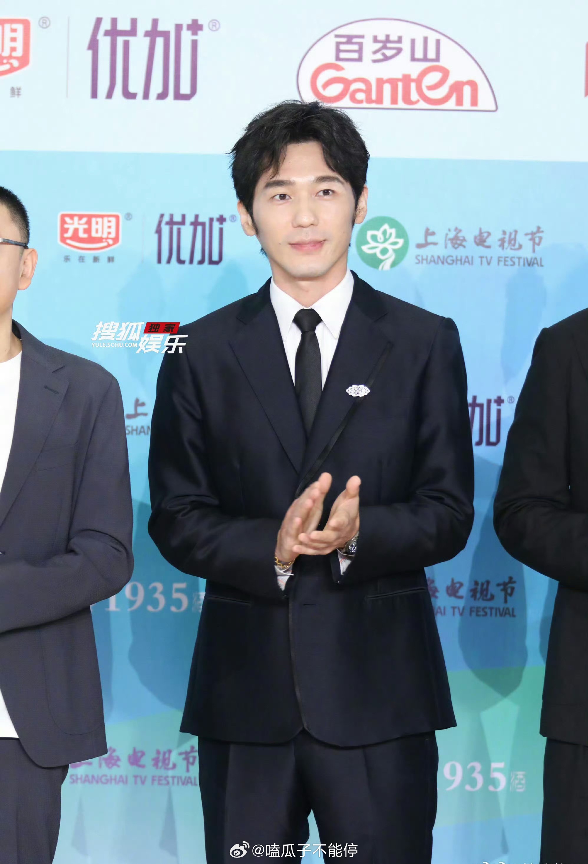白玉兰海外推广大使：杨幂、白宇，男帅女美