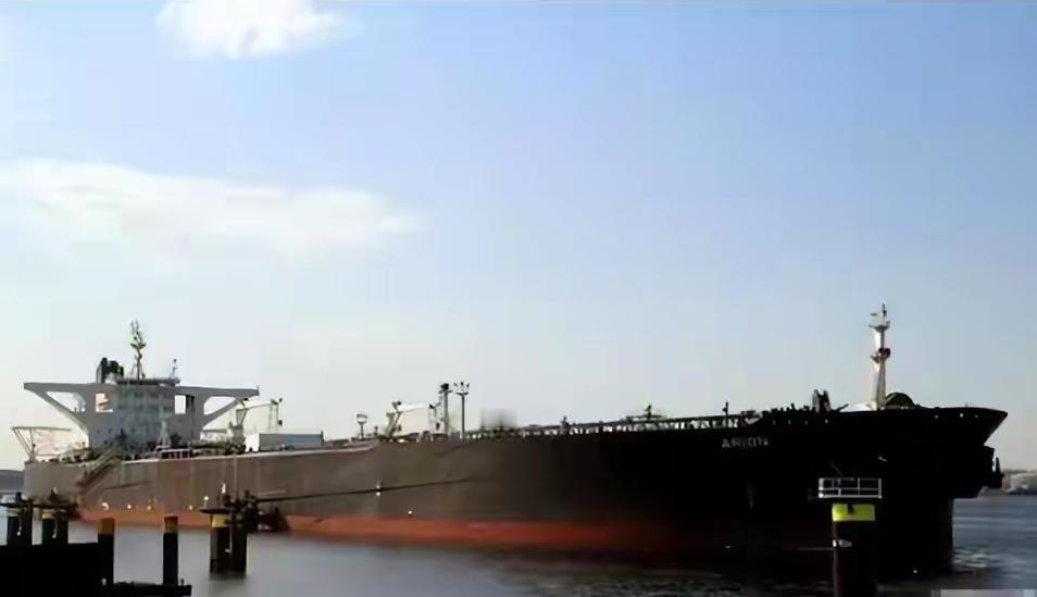 公开抢劫中国的是美国。
公开制裁中国的是美国。
公开卖台湾武器的是美国。
公开介