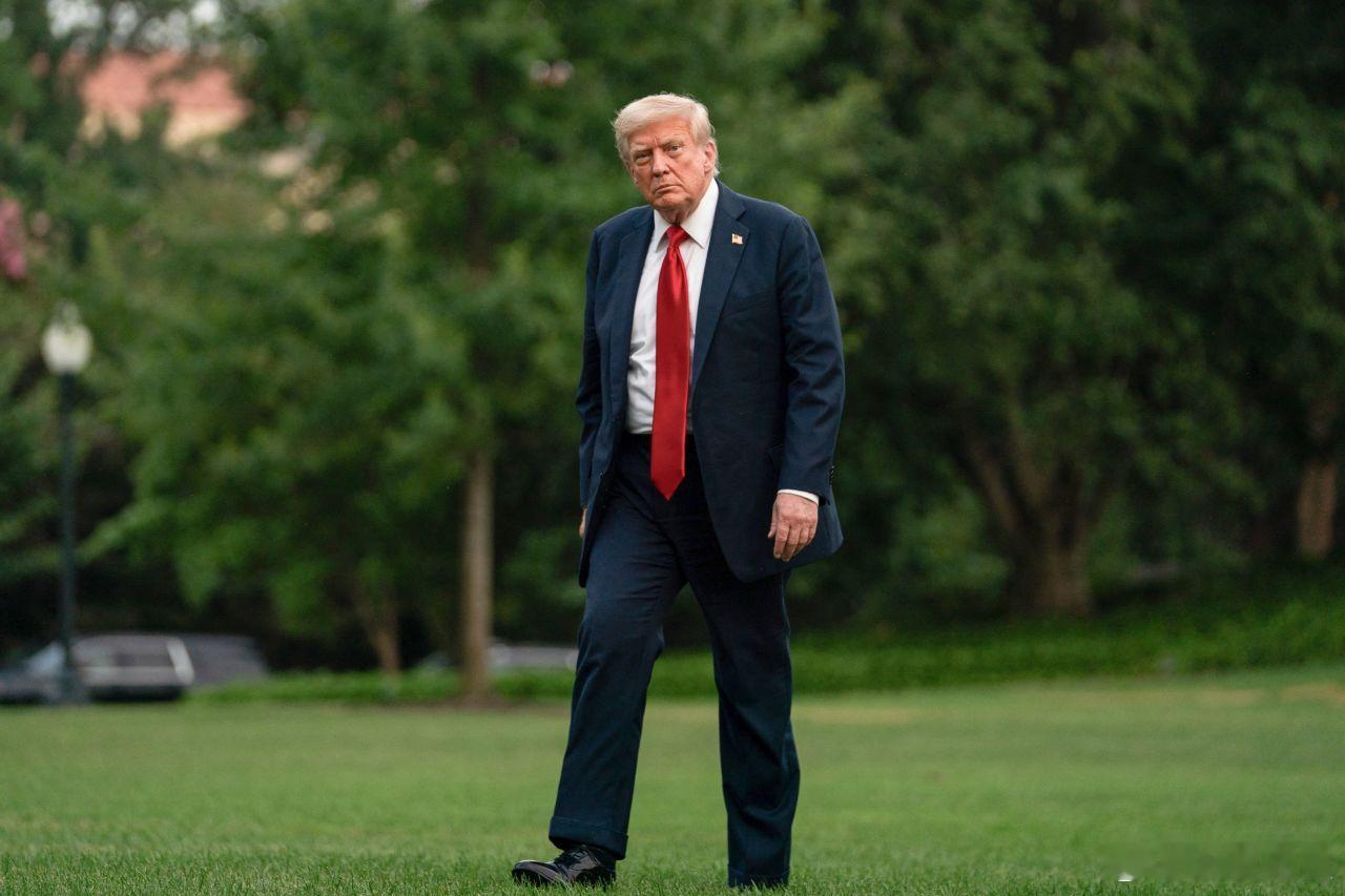 【特朗普腿部肿胀，被诊断患有慢性静脉功能不全】（CNN）白宫周四宣布，唐纳德·特