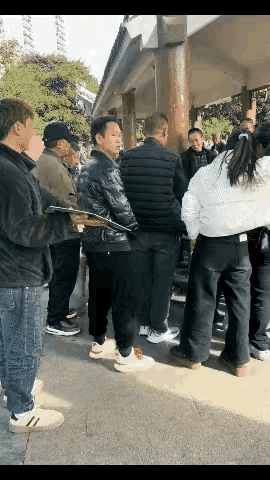 这样的关系很好？
这样的玩笑，小哥哥能接受？