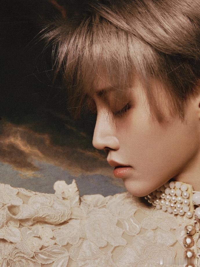 刘雨昕跨年晚会出图 