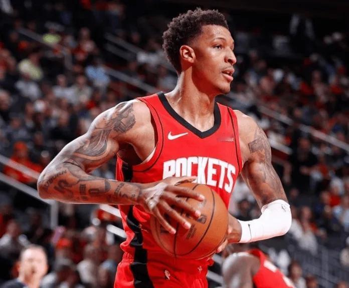 今天的小贾才是球迷期待中的表现，全场17中12，三分11中6，属于是开场手感就好