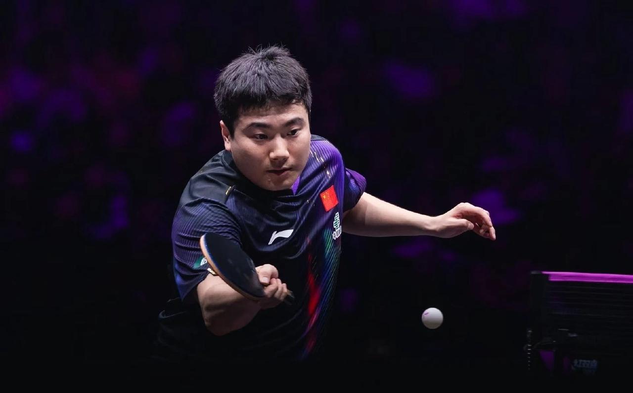 澳门乒乓球单打世界杯小组赛首轮，国乒10胜1负，只有老将梁靖崑爆冷不敌阿根廷球员