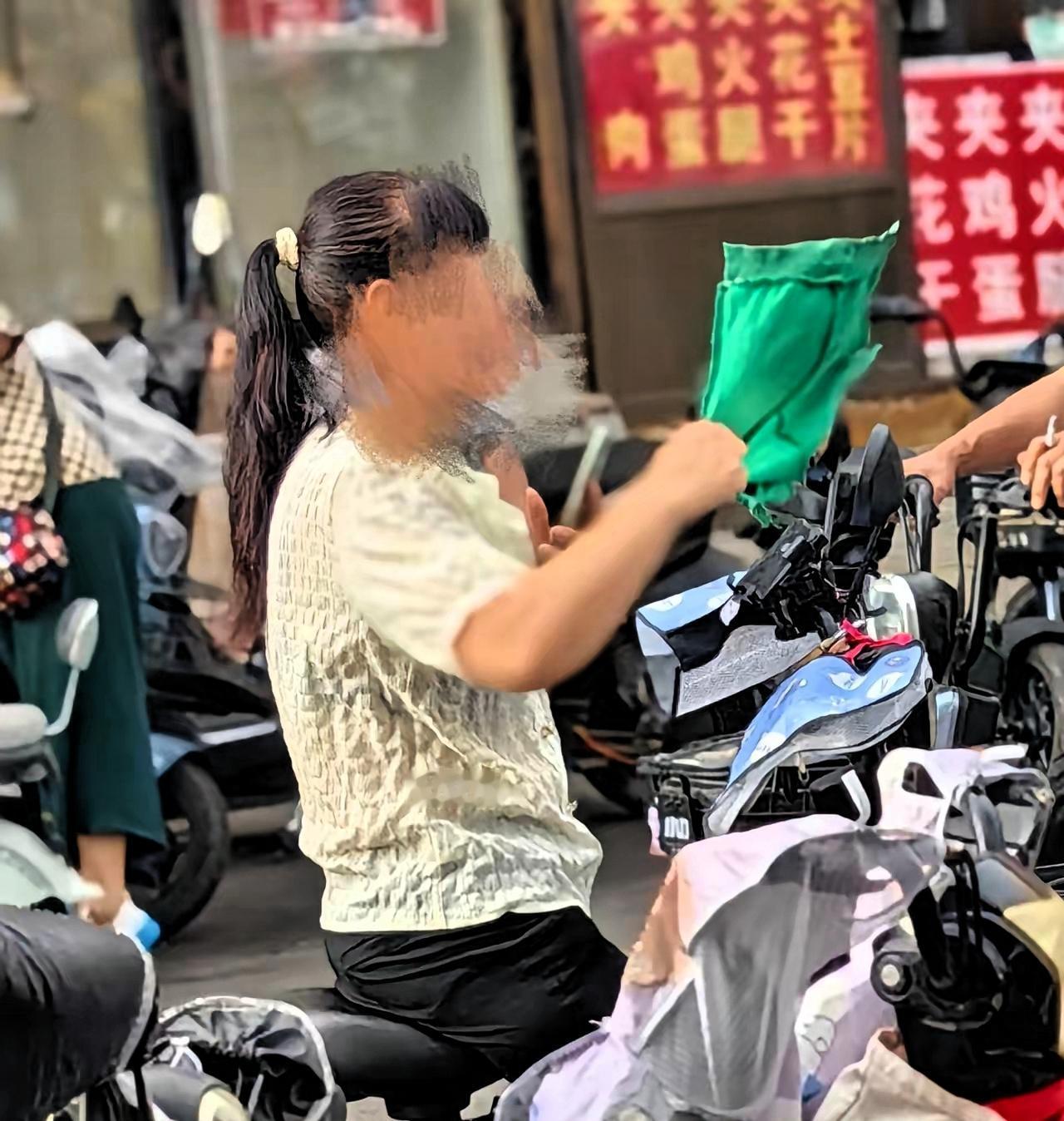 山西人今天太遭罪了！全城漫天油汗满天飞
​​这两天山西油汗大爆发，铺天盖地到处都