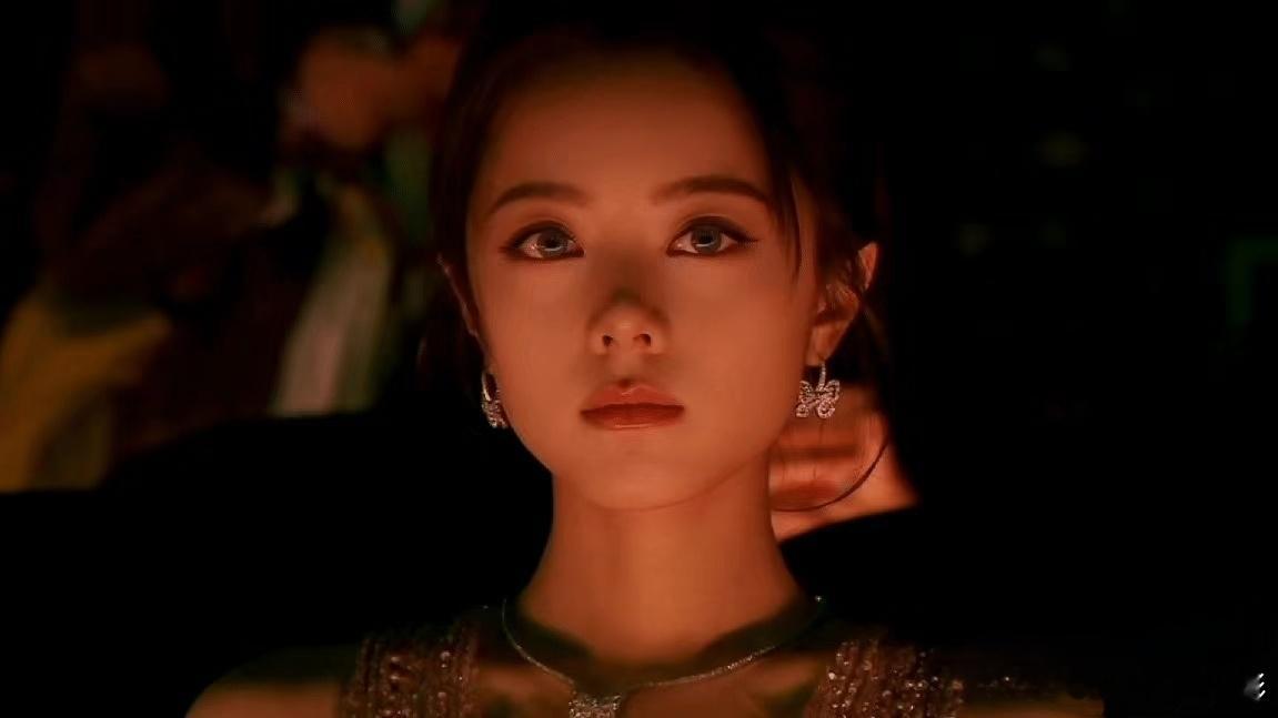 赵今麦[超话]  被赵今麦的美貌硬控[憧憬] 