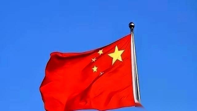 原以为是揣着钱出海做买卖，没想到现在是揣着钱进了人家的猎场。
游戏规则全变了。白