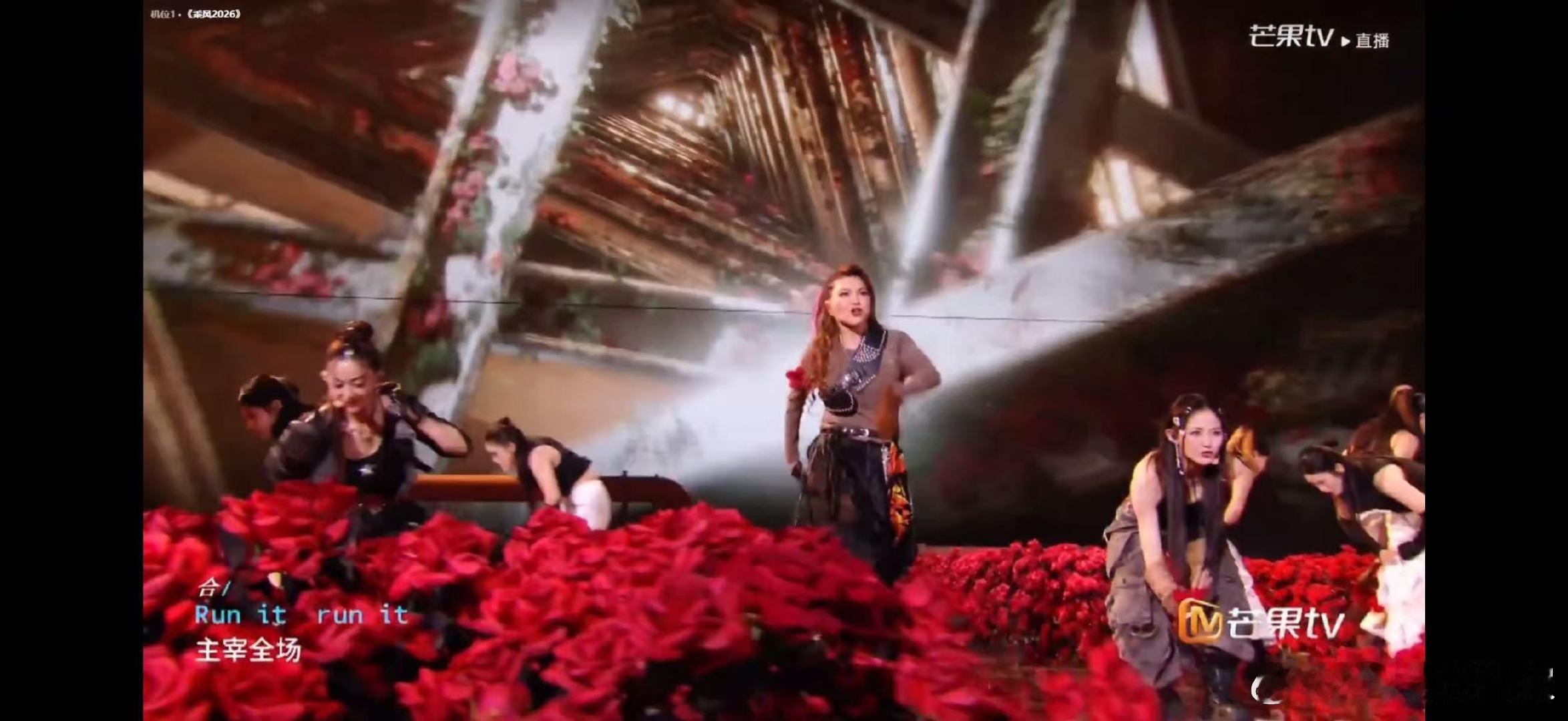 乌兰图雅把乘风的妆造焊在脸上乘风2026颜值与气质双双在线，这个妆造真的值得永久