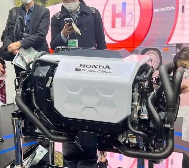 日本最先研究出了氢能电池的应用，于是日本申请了上千个专利，独家生产，等着躺着挣钱