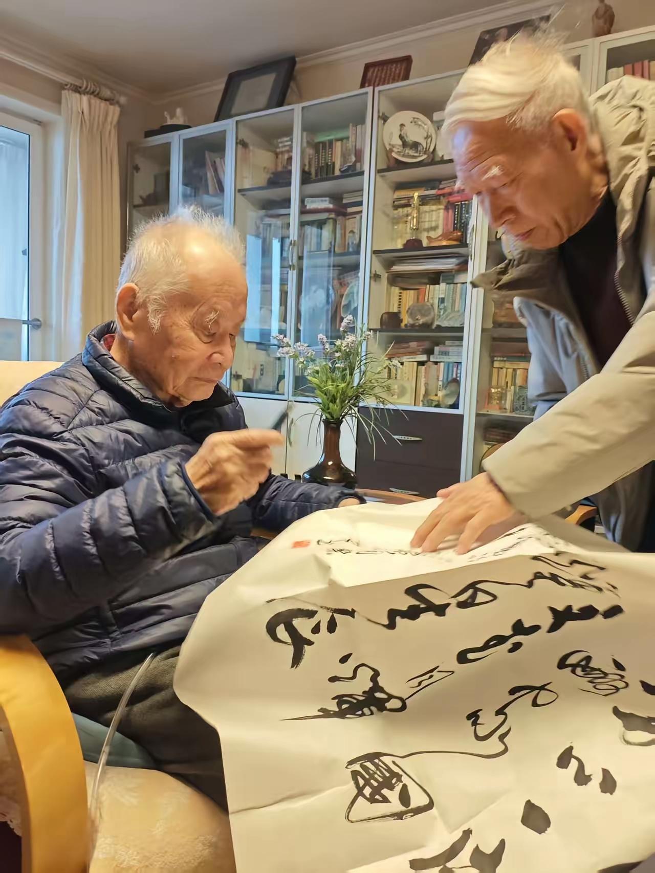 何祚庥院士坚持科技是第一生产力。有人提出制度的决定性，这与科技是第一生产力并不矛