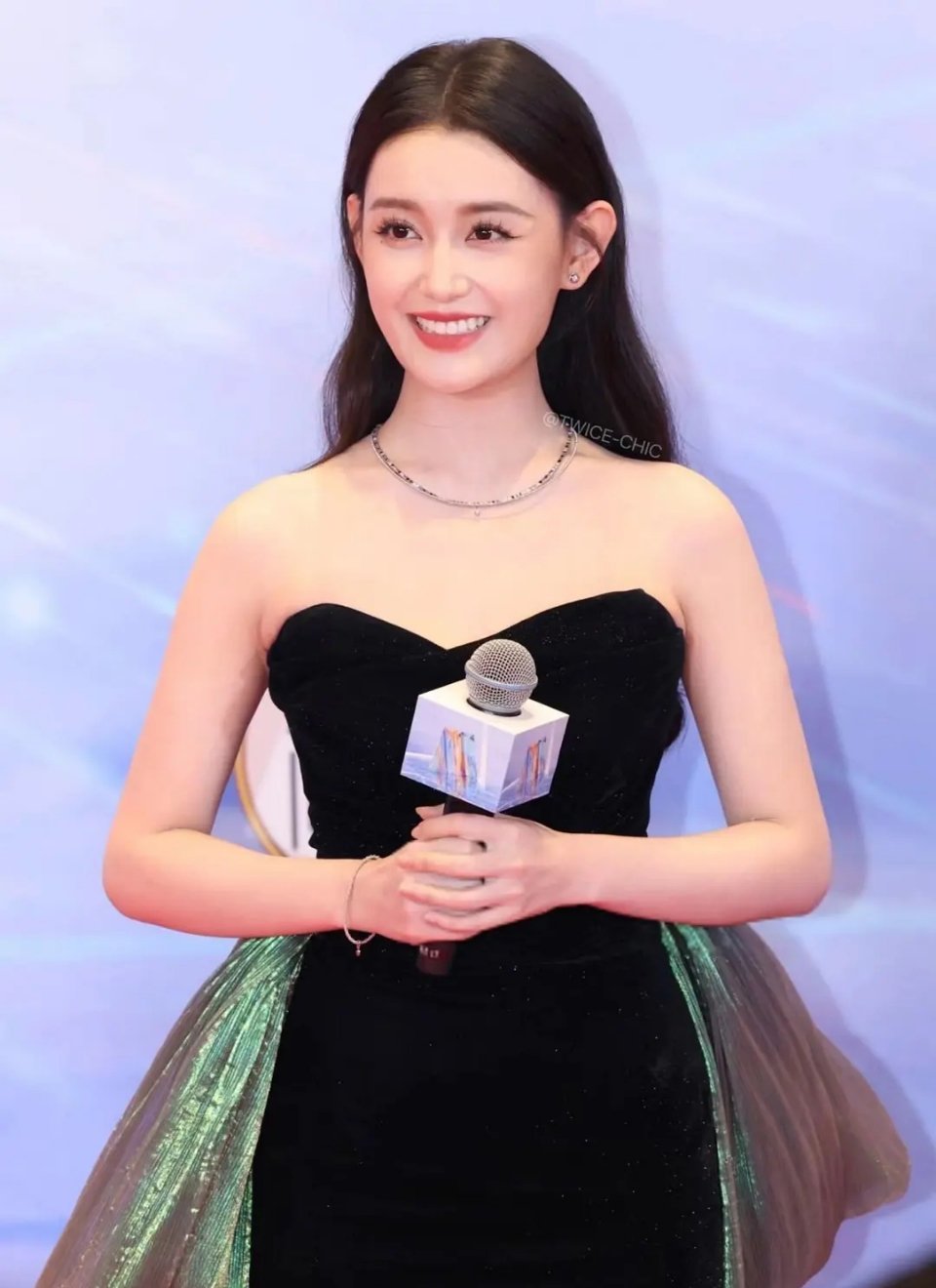 蒋依依还是小时候有灵气 ​​​